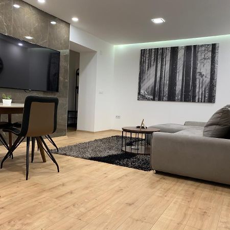 Black Apartment By Alex Rafael زغرب المظهر الخارجي الصورة